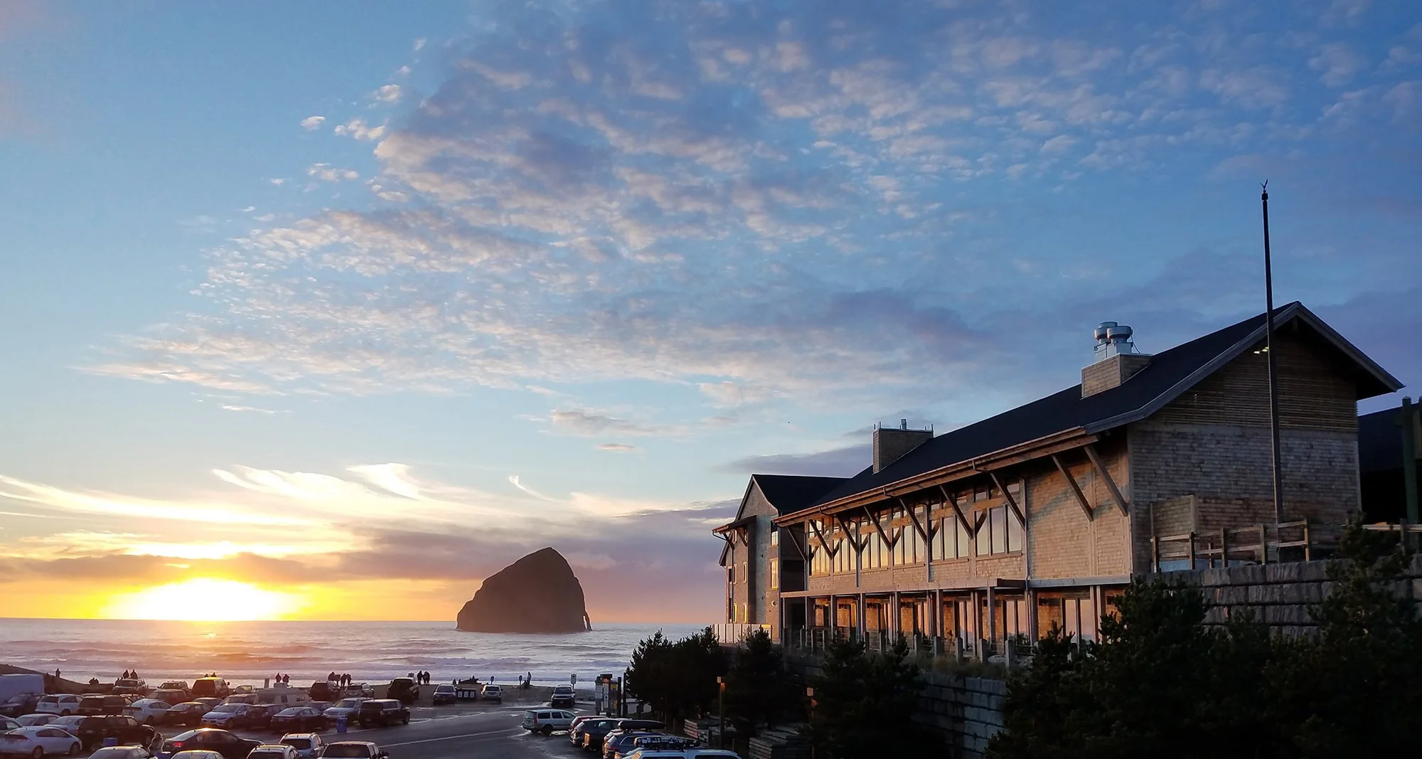Pacific/エーゲ海 と SUNSET HILLS HOTEL North San Diego County Resorts in Oceanside | Mission